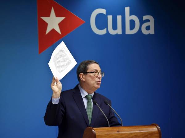 El canciller de Cuba, Bruno Rodríguez, habla en la sede del Ministerio de Relaciones Exteriores (Minrex) este miércoles, en La Habana (Cuba).