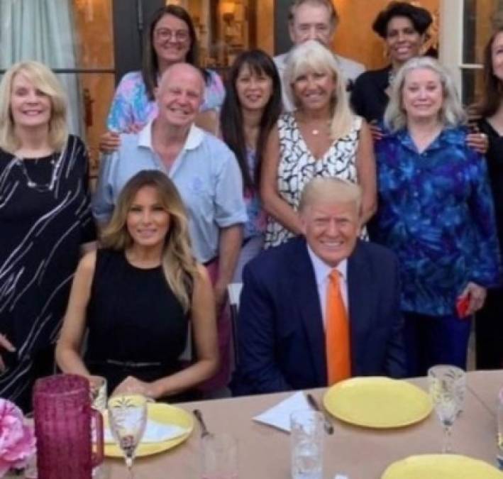 Los Trump, que se han mostrado más unidos tras abandonar la Casa Blanca, son asediados por sus seguidores en Mar a Lago.