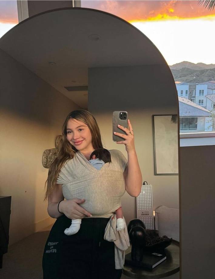 Andrea Célina es la madre de dos de los tres hijos de Ryan García. Rylie García, nació en marzo de 2019. En diciembre de 2020 llegó a sus vidas Bela y recientemente Henry Leo..