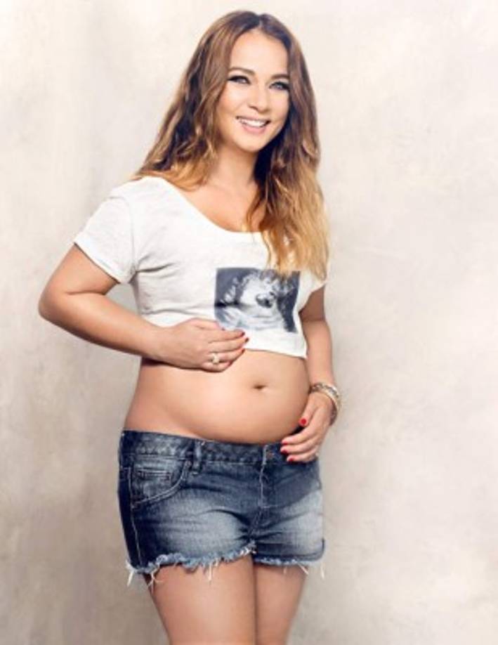 'Toni y yo estamos felices y queremos agradecer sus buenos deseos. Esta es sin duda la bendición y el anhelo más grande que ha llegado a mi vida', agregó la presentadora en el emotivo post.