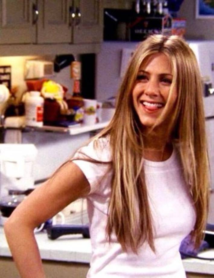 Jannifer Aniston<br/><br/>Esta actriz, gracias a su personaje de Rachel Green en la serie televisiva “Friends”, se convirtió en símbolo de elegancia y sofisticación, pero también de naturalidad y sencillez. <br/><br/>La Aniston popularizó sobre todos los jeans de todos tipos, que combinaba con camisetas básicas de diferentes colores, jerséis y blusas, luciendo un estilo casual y juvenil pero elegante al mismo tiempo.