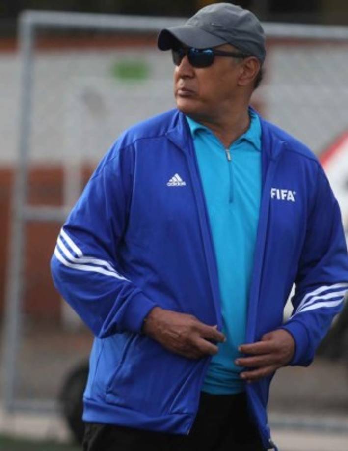 Javier Padilla: Se ha convertido en el nuevo entrenador del Real de Minas luego de que Reynaldo Tilguath no ha podido terminar sus clases como estratega.