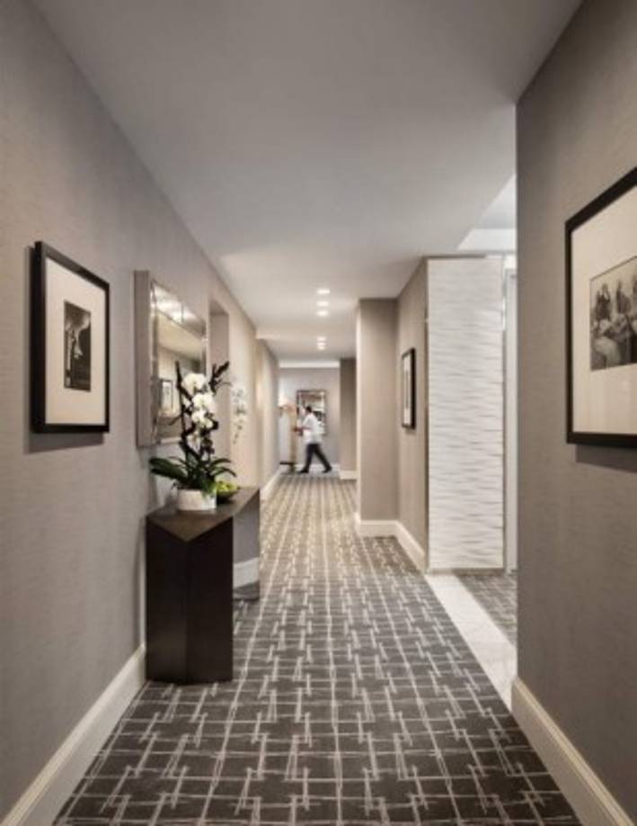 El príncipe Harry y su esposa, la ex actriz Meghan Markle, se encuentran entre los huéspedes distinguidos que han pasado por el Trump International Hotel en Nueva York.