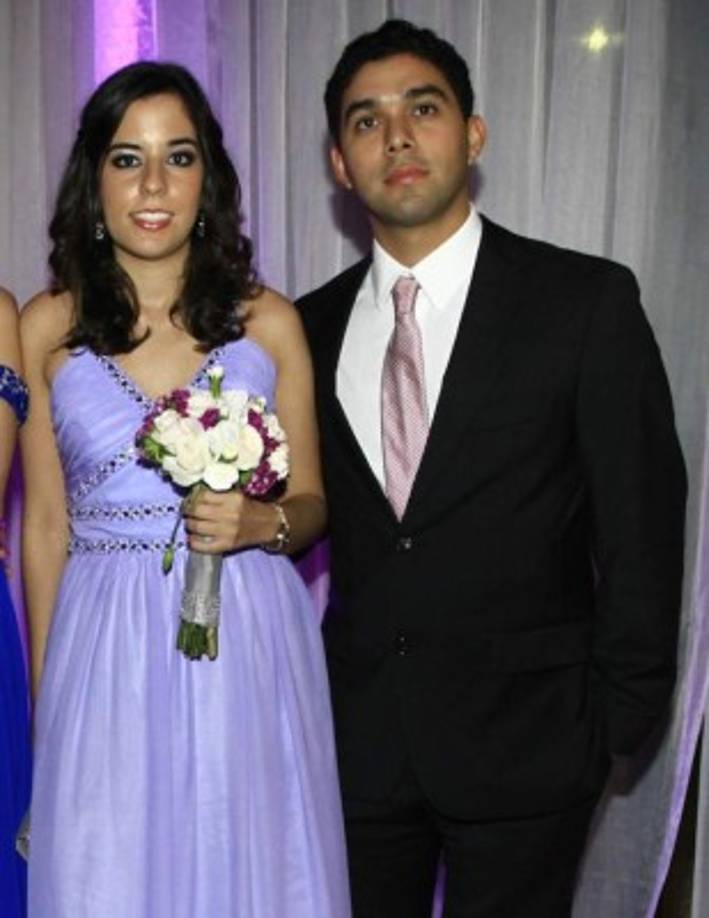 Daniela & Willy.<br/>Los prometidos Alvarenga Dieck han fijado su enlace para el 17 de diciembre. Han comenzado a hacer los preparativos para brindar por su amor en una regia velada.