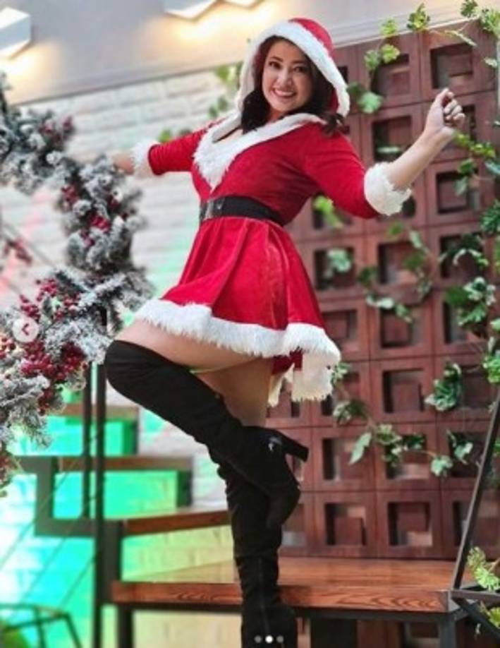 El detalle que llamó la atención en algunos seguidores fue que uno de los tacones no tenía tapa y por supuesto no tardaron en hacerlo notar. <br/>