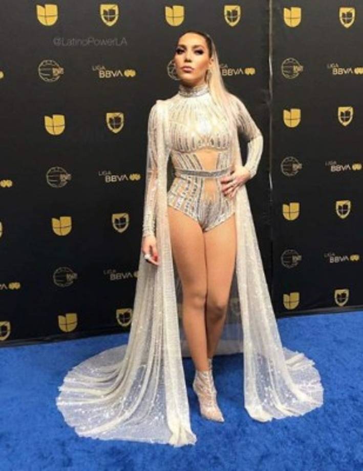 La ahora cantante se mostró emocionada con la presencia de su padre en un día tan importante para ella.