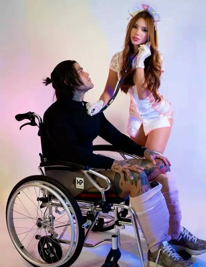 Por otro lado, Cossio aseguró que este proceso también va acompañado de la alimentación, por lo que recalcó que la dieta a la que se ha visto sometido es estricta. Asimismo, durante varias horas en el día tiene que visitar especialistas, que verifican que todo con las platinas y el alargamiento de sus huesos, marche en el orden correcto.