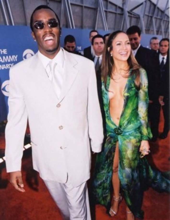 Puff Daddy. A simple vista parecía un gran partido para la estrella, no sólo por su cuenta bancaria, sino por la forma en que trataba a su novia, literalmente como a una princesa. Sin embargo, en febrero del 2001 a través de un comunicado de prensa se dio a conocer que habían terminado. <br/>