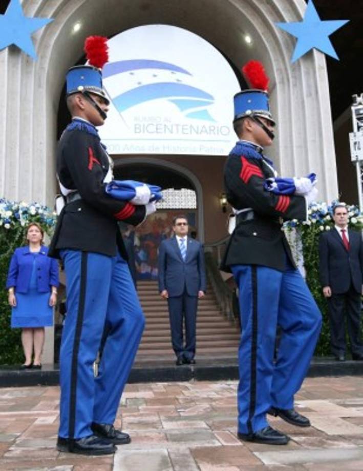 La ceremonia, celebrada en Casa Presidencial, contó con la presencia de la primera dama, Ana García de Hernández.<br/>