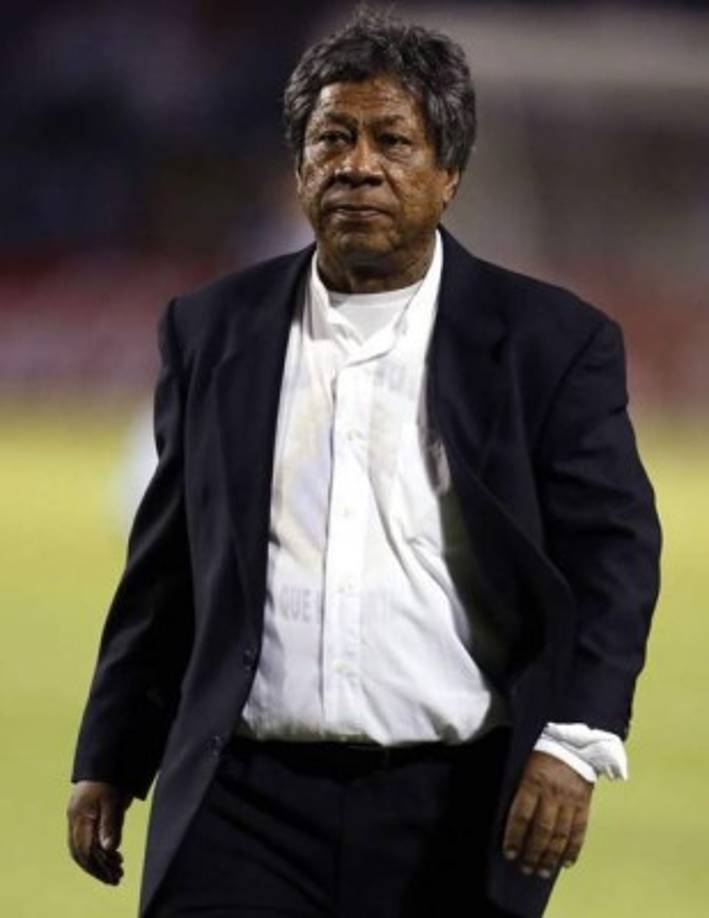 Ramón Maradiaga: El nombre del estratega hondureño comienza a sonar para llegar al banquillo del Platense. Todo indica de que Nicolás Suazo se encuentra en la cuerda floja tras el mal inicio del club escualo.