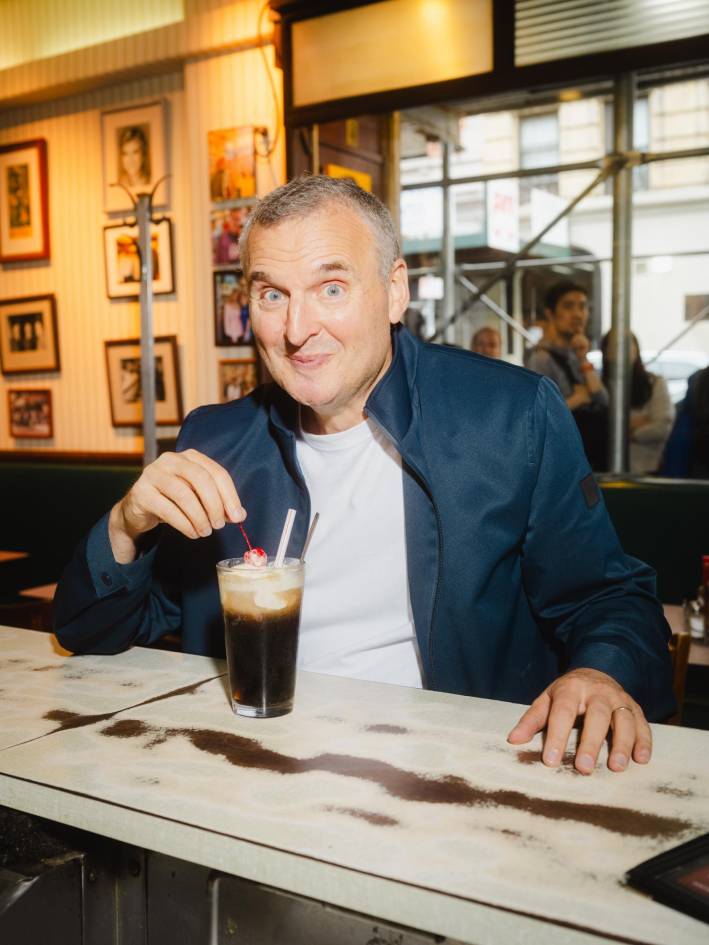 Comida, viajes y estrellato: El fenómeno de Phil Rosenthal