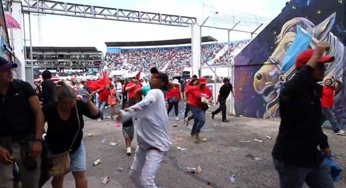 Honduras celebra independencia entre la división social