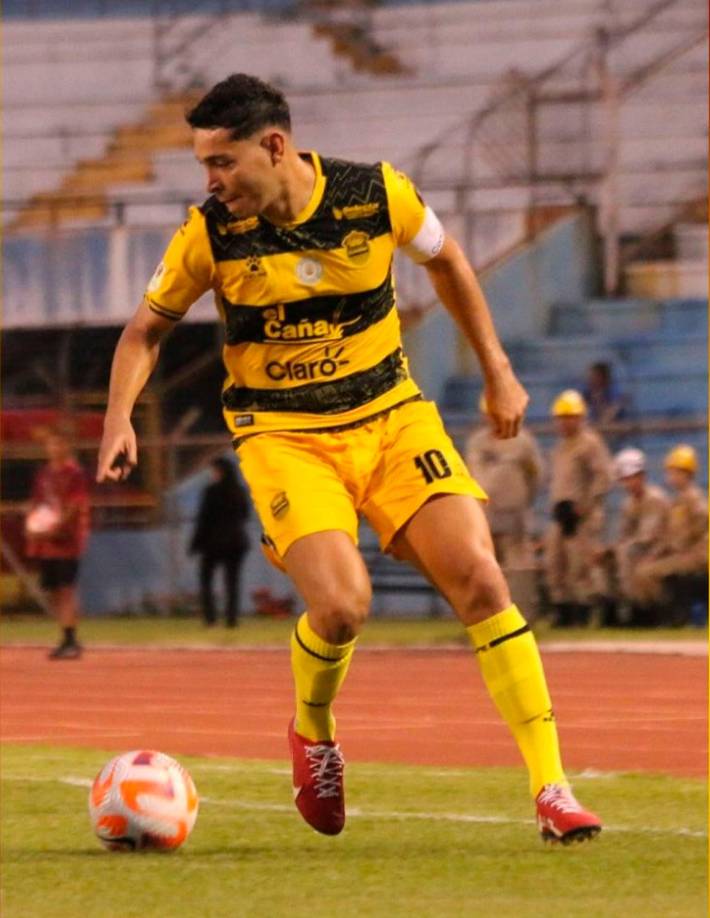 Jhow Benavídez - El capitán del Real España tiene contrato vigente con la institución y es uno de los fijos en el equipo para la próxima temporada.