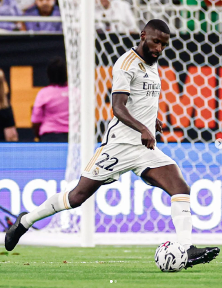 Defensa central: Antonio Rüdiger, el alemán formaría parte de la alineación titular ante el Barcelona.