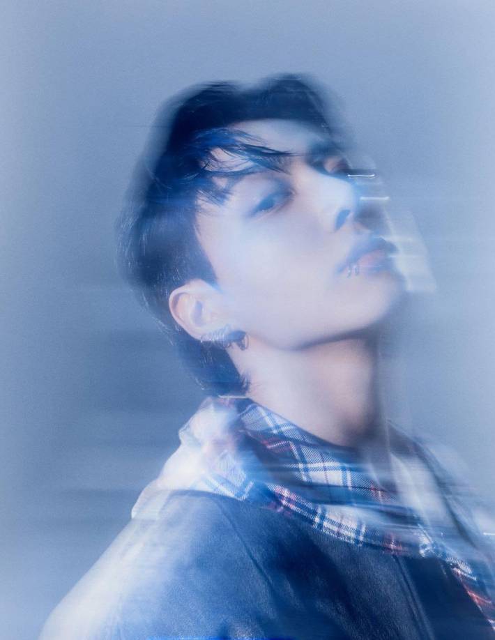 ’Seven’, su primera canción, la grabó contando con la colaboración de la rapera norteamericana Latto. Recientemente se convierte en la primera canción de 2023 en encabezar el Global 200 de Billboard durante sus primeras 7 semanas de su estreno.