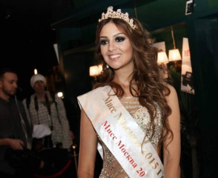 Oksana ganó el título de Miss Moscú en 2015, cuando tenía 22 años.
