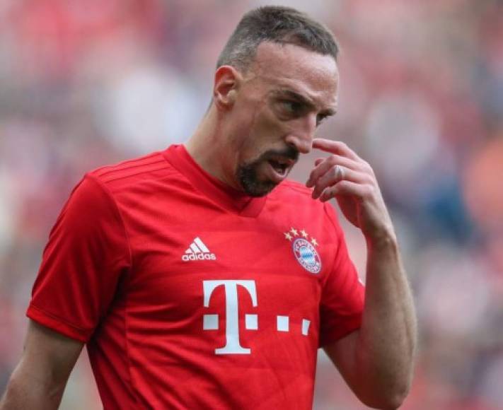 Frank Ribéry: El extremo francés está muy cerca de la Fiorentina. El acuerdo entre el club y el jugador es total, el jugador galo firmará hasta junio de 2021.