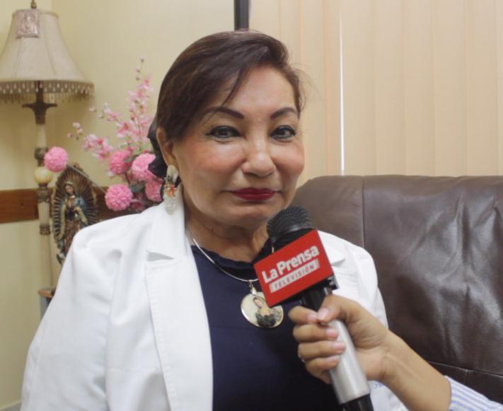 La psicóloga y sexóloga, Ada Gabriela Mejía, incita a los padres a estar pendientes del contenido que sus hijos exploran en el internet y hablarles claro sobre temas sexuales.