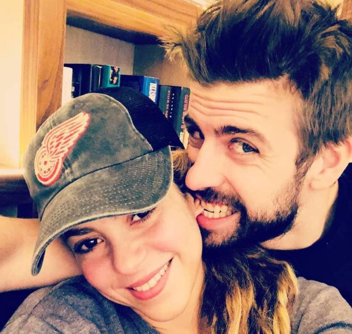 Shakira también reveló hace unos meses atrás la razón por la que no se ha casado con Piqué: “No quiero que me vea como su mujer, sino más como su chica. Es como aquella fruta prohibida”, indicó la cantante.