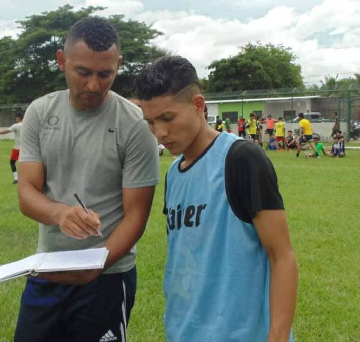 El Sabá FC de la Liga de Ascenso le abrió las puertas a Roger, el catracho que asegura parecerse a Cristiano Ronaldo. El joven lleva varios días de realizar pretemporada con el equipo hondureño.