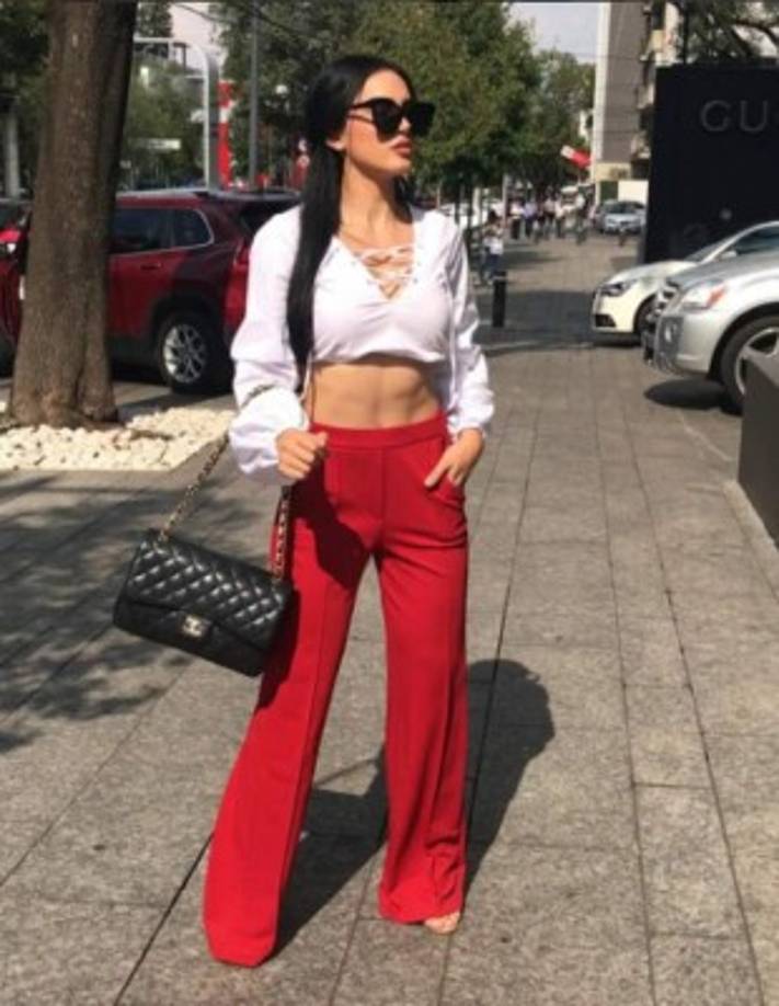 A la nueva chica del cantante colombiano le gusta compartir sus viajes y las rutinas de ejercicio que le ayudan a mantener su cuerpo bien tonificado.