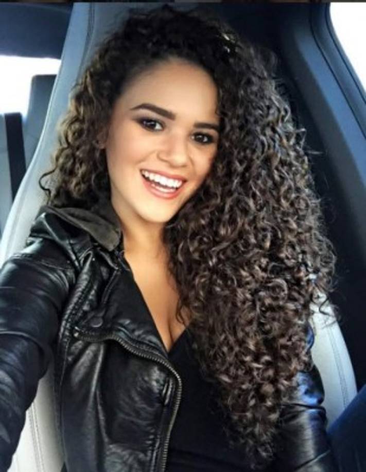 La estrella posee la misma simpatía desde que interpretó a la traviesa y ocurrente hija de Dwayne Johnson 'La Roca'.