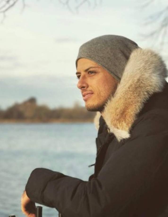 'No mires atrás y te preguntes '¿Por qué?'<br/>Mira adelante y pregúntate '¿Por qué no?', escribió Chicharito quien enero pasado terminó su compromiso con la periodista española Lucía Villalón.