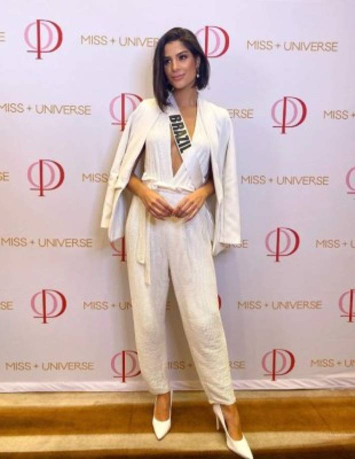 Además de su lengua natal, portugués, también habla el inglés a la perfección.<br/>