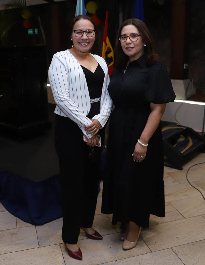 María Ortíz y Glenda Estrada.