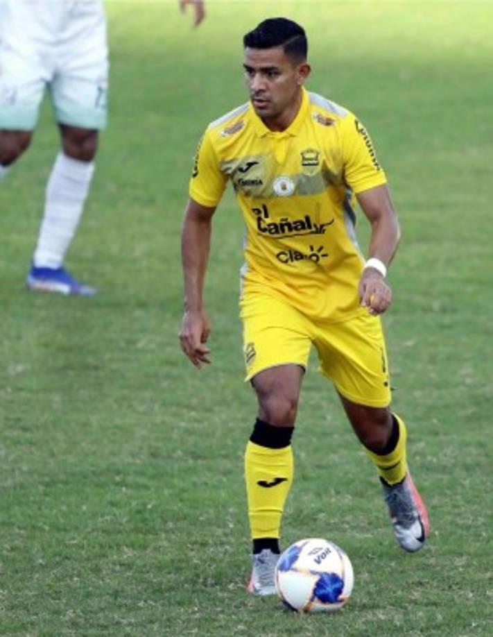 12. José Alejandro Reyes - Mediocampista del Real España.