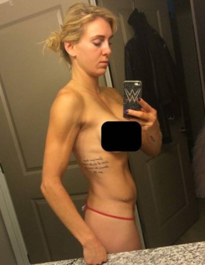 La Campeona de Raw muestra su cuerpo en una imagen