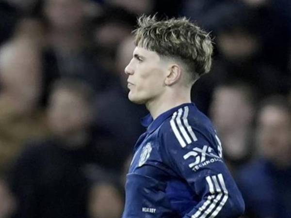 Alejandro Garnacho salió decepcionado tras la caída del Manchester United.