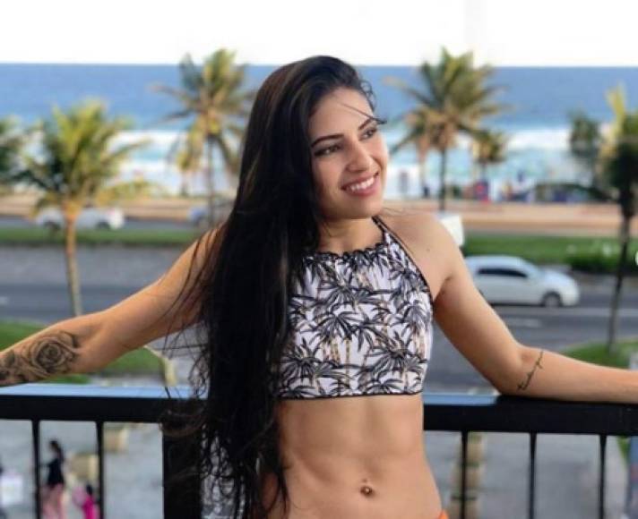 Polyana Viana, una luchadora basileña de UFC, saltó a la fama tras propinar una paliza a un hombre que intentó asaltarla en las afueras de su casa en Río de Janeiro el pasado fin de semana.