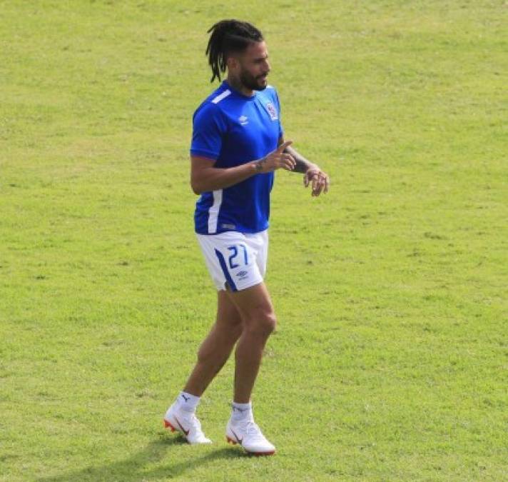 Jonathan Ferrari: Será uno de los defensores centrales del Olimpia. El argentino no estuvo en el último partido por sanción ya que fue expulsado en el clásico ante Marathón.