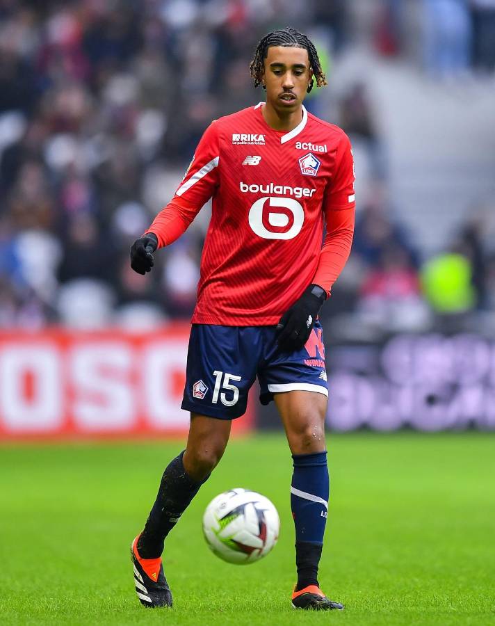Leny Yoro es una de las nuevas promesas del fútbol francés y que destaca en el Lille.