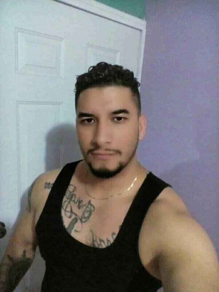 Ángel andaba estrenando moto cuando chocó contra taxi y murió en el barrio Cabañas