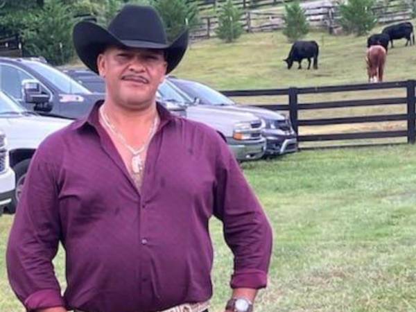 La tarde del lunes el estacionamiento del Consulado General de Honduras en Atlanta fue escenario de un trágico tiroteo que cobró la vida de Jesús Loera, conocido cariñosamente como “Chuy”, quien era el guardia de seguridad de la institución, luego de que un hombre le disparara a quemarropa. A continuación más detalles.