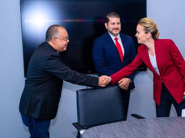 El vicealcalde Víctor Hugo Pavón y el alcalde Bader Dip lograron acuerdos estratégicos con la alcaldesa de Nueva Orleans, Helena Moreno, en materia de turismo y conexión aérea, con el objetivo de reactivar la economía de la Novia de Honduras.