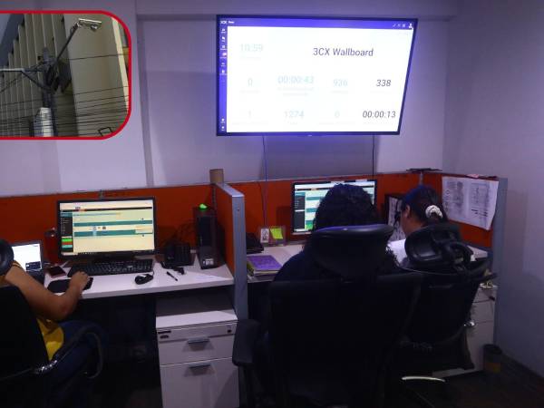 LA PRENSA Premium visitó recién el 911, donde se observó pantallas con imágenes en tiempo real, pero no se presentó documentación electrónica que confirmara el funcionamiento de todas. Se notó más restricción de acceso al área de monitoreo y fotografía en ciertos espacios, en comparación a visitas anteriores para los medios.