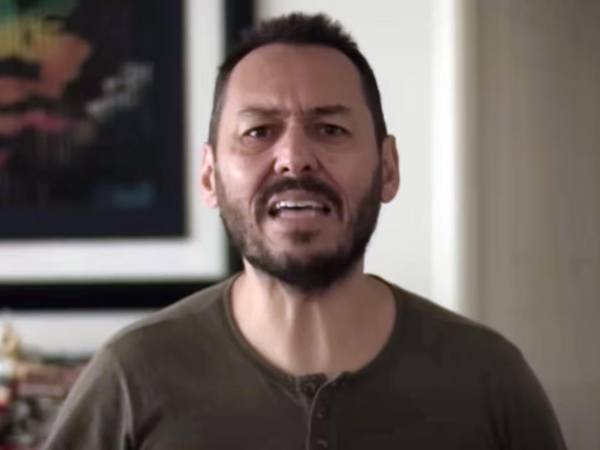 Daniel Mendoza, recientemente nombrado por el presidente Gustavo Petro como embajador de Colombia en Tailandia, ha declinado el cargo tras una fuerte ola de críticas.