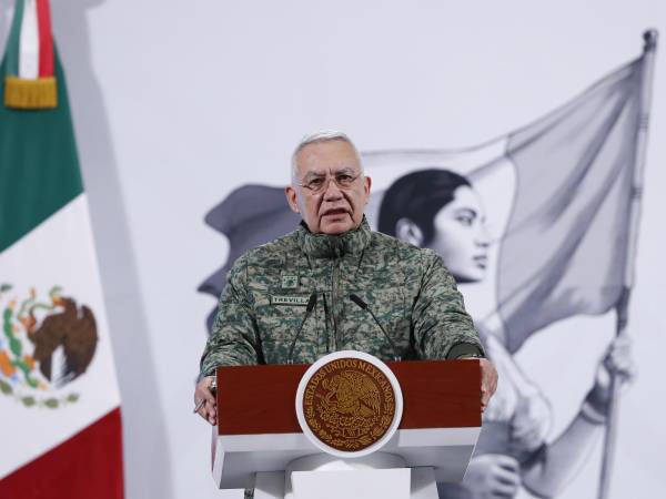 Fotografía de archivo del titular de la Secretaría de la Defensa Nacional (Sedena), Ricardo Trevilla Trejo, participando en una rueda de prensa de la presidenta de México, Claudia Sheinbaum, en Palacio Nacional de la Ciudad de México (México). EFE/Mario Guzmán