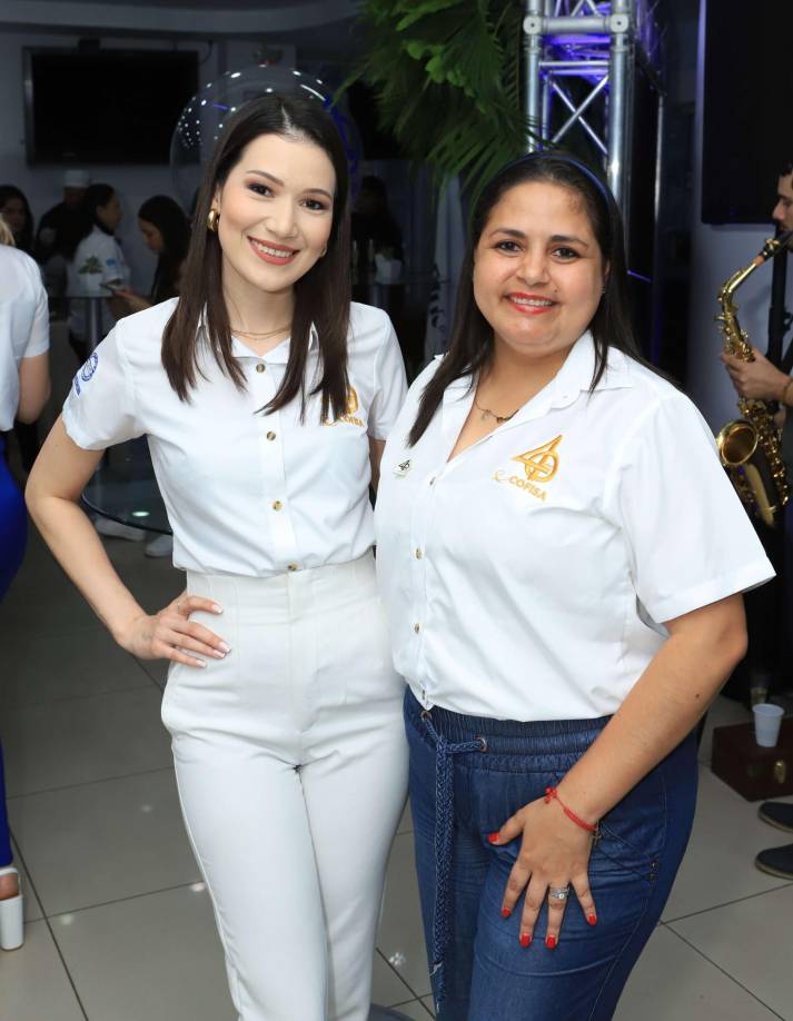 Andrea Rivera y Alma Molina