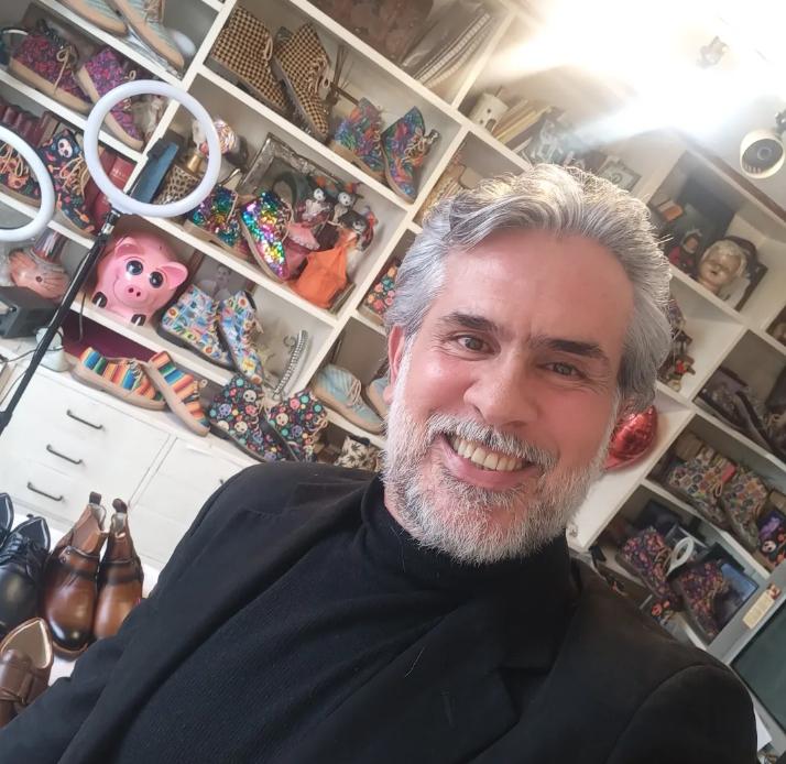 Carlos Amador: del éxito en las telenovelas a vendedor de zapatos