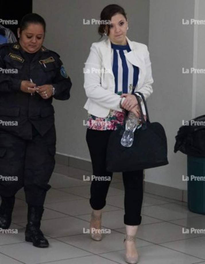 Al llegar la Policía encontró una camioneta a unas cuadras de la casa de Laura, de la cual salía humo, por lo que llamaron a un equipo de inspecciones de la Policía de Investigación que descubrieron los cuerpos de Castrillo y el colombiano Sanabria en la parte trasera del carro y envueltos en cubrecamas.