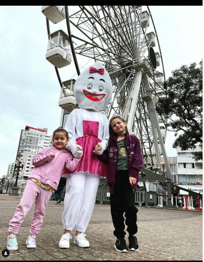 Los padres de las pequeñas confesaron que se sienten orgullosos de sus hijas, pues este año pudieron festejar sin ningún tipo de altercado. 
