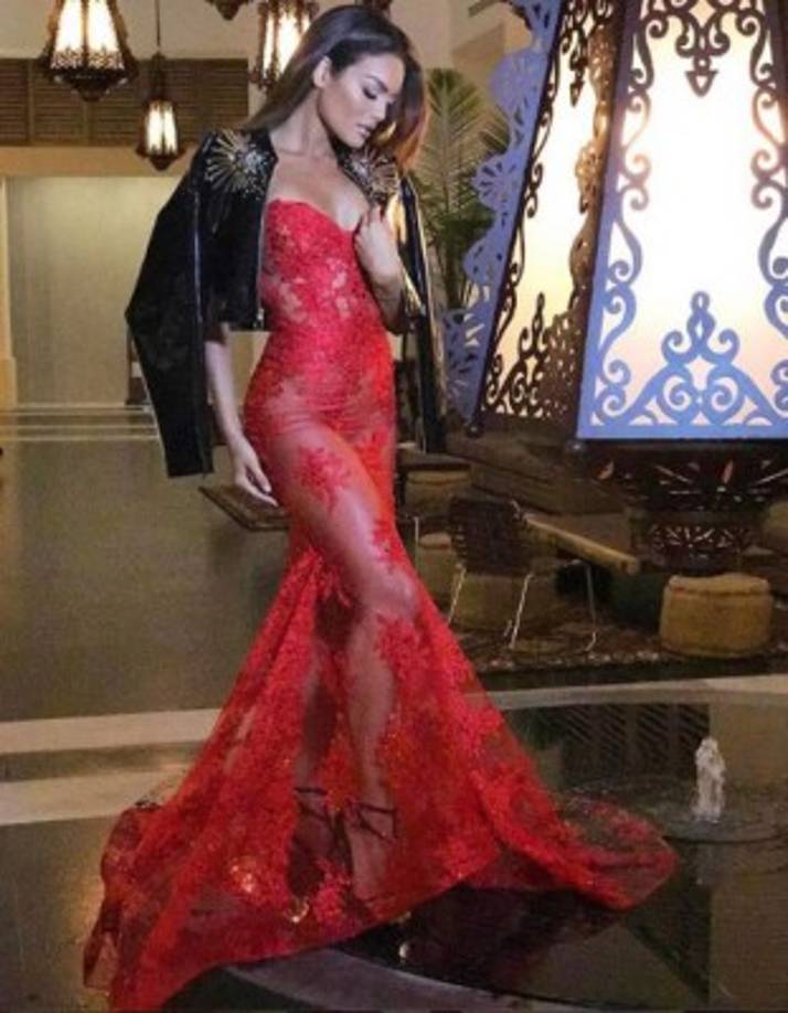 Zuleyka Rivera encendió las redes sociales tras una sesión de fotos en la playa.