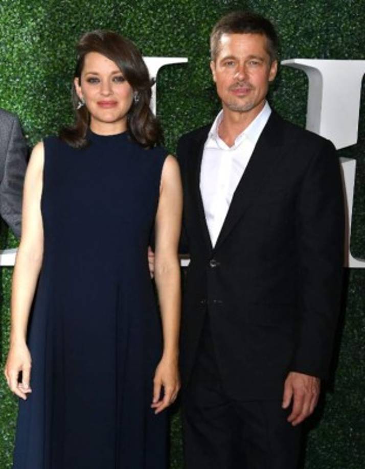 La primera fue Marion Cotillard. <br/><br/>En medio del huracán que provocó el anuncio de su separación con Angelina Jolie el nombre de la actriz francesa comenzó a sonar como la posible responsable del distanciamiento de la pareja. <br/><br/>Rumores que calló rápidamente. 'Esta va a ser mi primera y única reacción al torbellino informativo que reventó hace 24 horas y que me arrastró. No estoy acostumbrada a comentar cosas como esta, ni a tomarlas en serio, pero ya que esta situación llegó demasiado lejos y al ver que le afecta a la gente que quiero, tengo que hablar. Antes de nada, decir que yo hace muchos años que conocí al hombre de mi vida, padre de mi hijo y del bebé que viene en camino. Él es mi amor, mi mejor amigo y el único que necesito. Segundo, a esos que han indicado que estoy devastada, les digo que estoy muy bien. Y a todos los medios y los haters que juzgan con rapidez, les deseo una pronta recuperación. Para terminar, deseo que Angelina y Brad, a quienes respeto mucho, encuentren paz en este momento tan perturbador. Con todo mi amor, Marion'., expresó la actriz en comunicado descartando cualquier relación sentimental con su coprotagonista en Aliados.<br/>