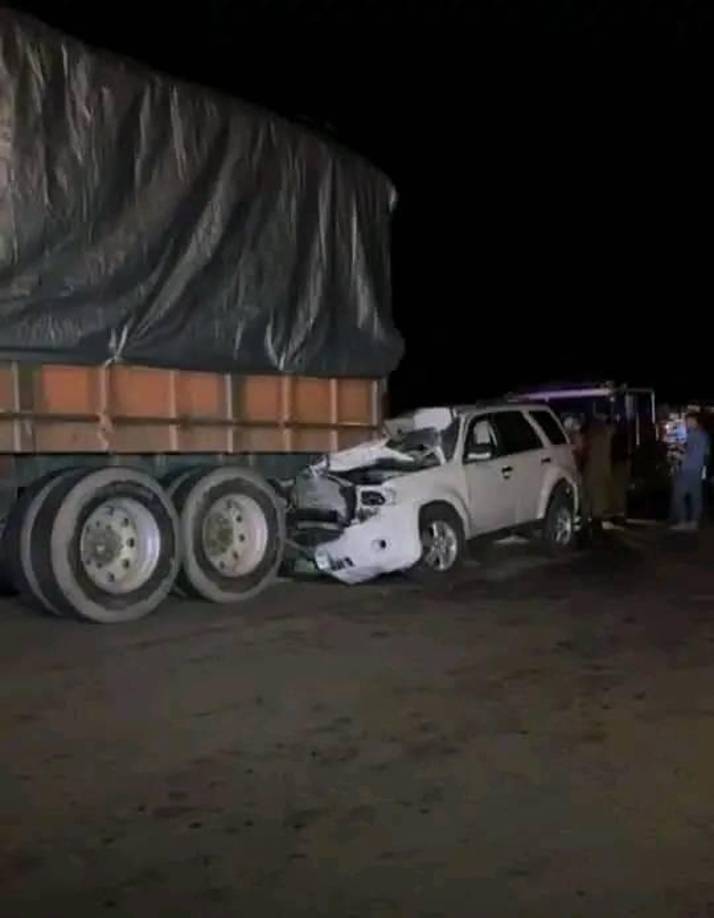 Los cuerpos de Angélica Andrade y su pequeña Mary Elizabeth quedaron en la cabina del carro, mientras que Osly fue trasladado grave a un centro asistencial.