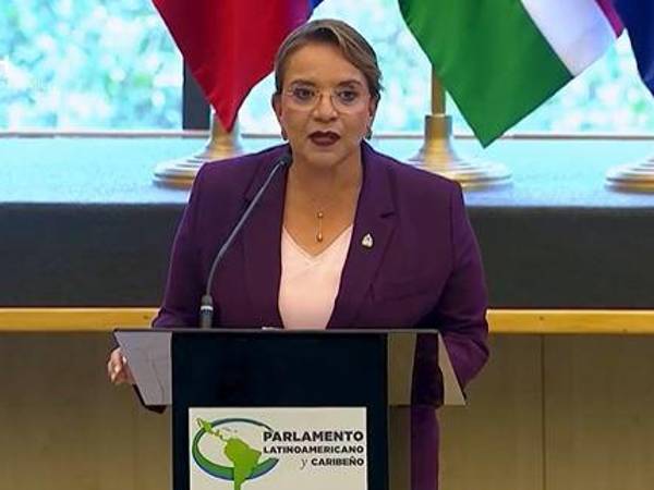 La presidenta de Honduras, Xiomara Castro, durante su discurso en el Parlatino.