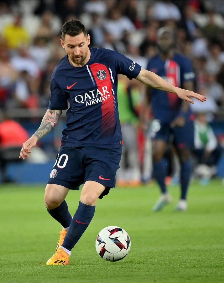 Messi ganaba 40,5 millones de euros en el PSG y era el tercer mejor pagado del club francés por detrás de Mbappé y Neymar.
